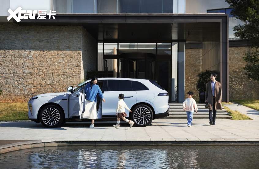 星纪元ET首批千车交付