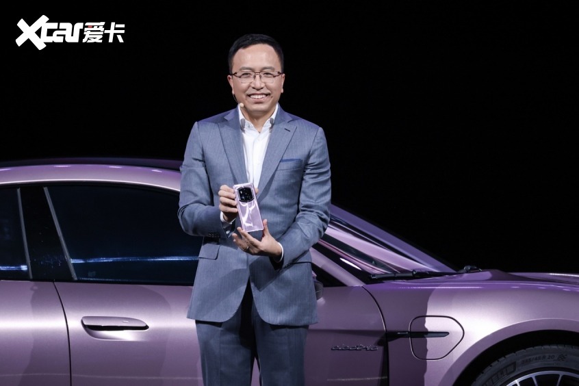 荣耀Magic6 RSR保时捷设计