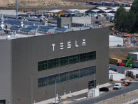 特斯拉柏林工厂遭环保组织纵火 已停产