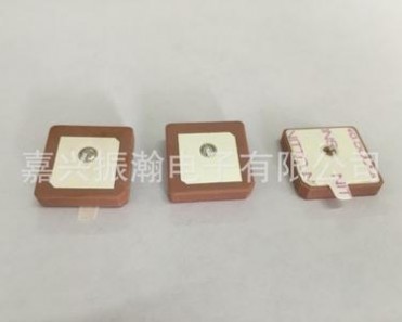 GPS**天线，18×18×4或18×18×2大量供应，可根据机型匹配