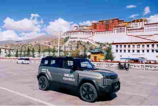 冈仁波齐环保公益行，奇瑞风云X3L担纲指定官方指定用车