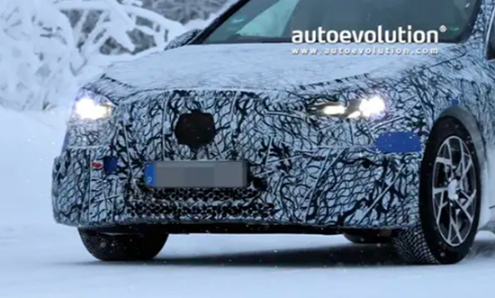 或下半年发布 全新奔驰C级纯电版谍照曝光