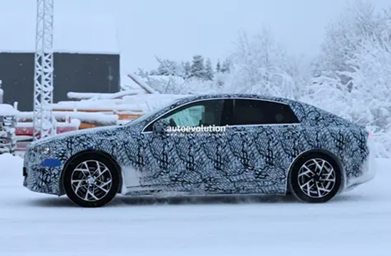 或下半年发布 全新奔驰C级纯电版谍照曝光